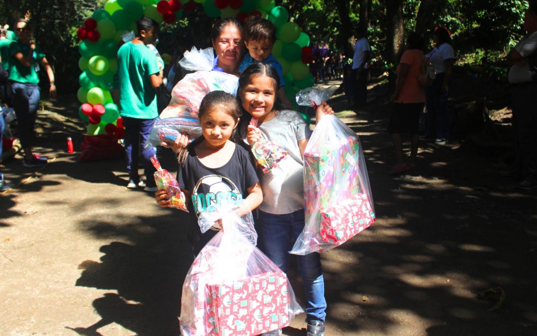 Celebrando la Navidad juntos
